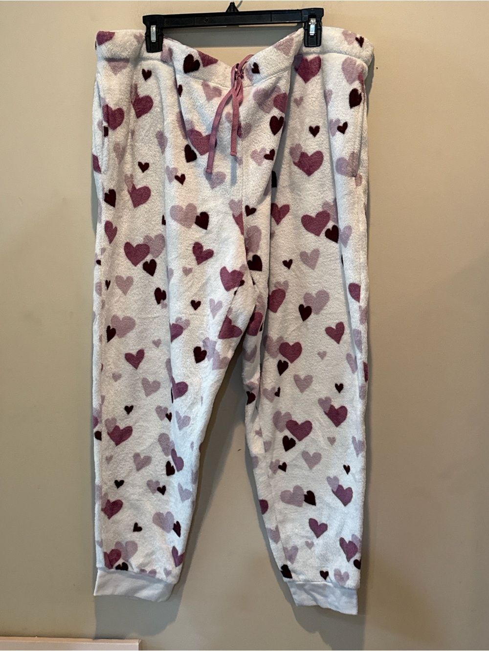 Plush Heart-Print Lounge Pants - White & Pink
